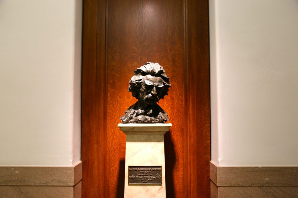 Mark Twain Bust