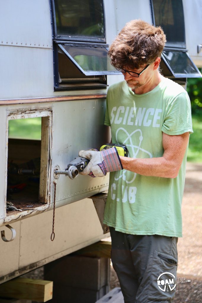 Stripping The Avion Ultra Truck Camper